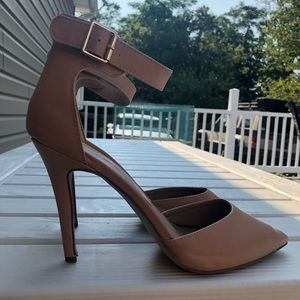 Tan close toed heels